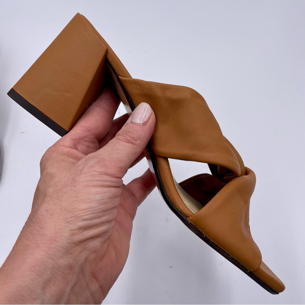 NEW Everlane Desert Tan Leather Day Twist Heel in Size 6.5 - Picture 9 of 14